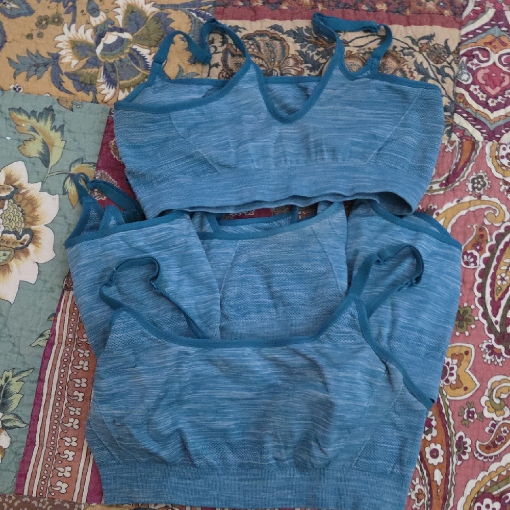 Qty 5 Under Armour Blue Seamless Sports Bras XL